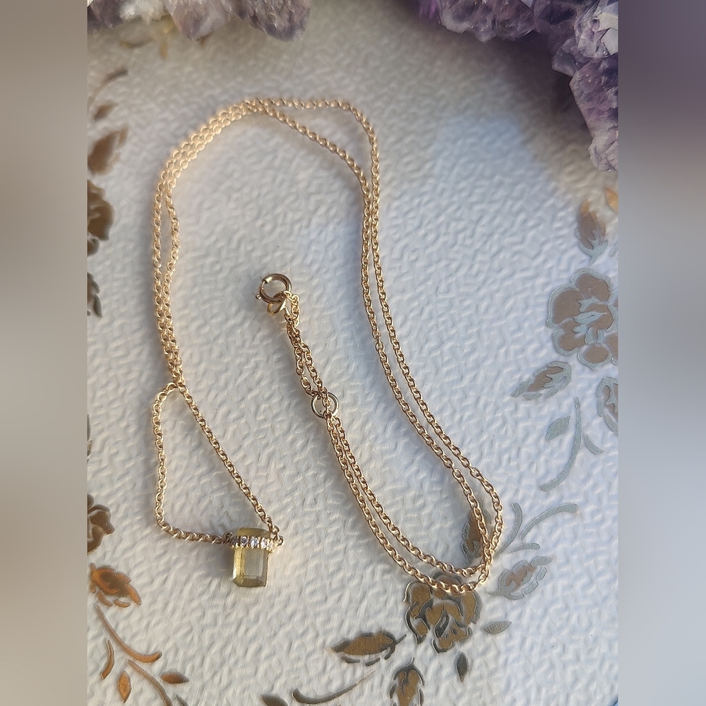 ✨✨SOLD✨✨Elegant 14k Gold Necklace with Peridot Diamond Pendant - Picture 2 of 4